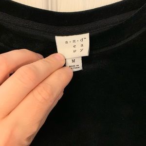 Women’s velour crew neck with puff sleeves.